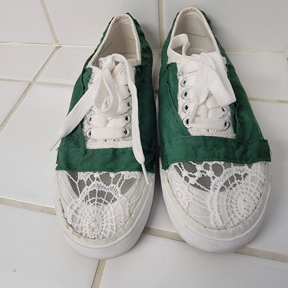 Green and White Lace Bongo Women's Sneakers